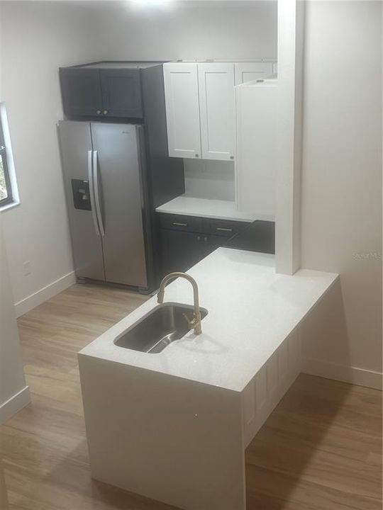 На продажу: $369,900 (3 спален, 2 ванн, 1208 Квадратных фут)