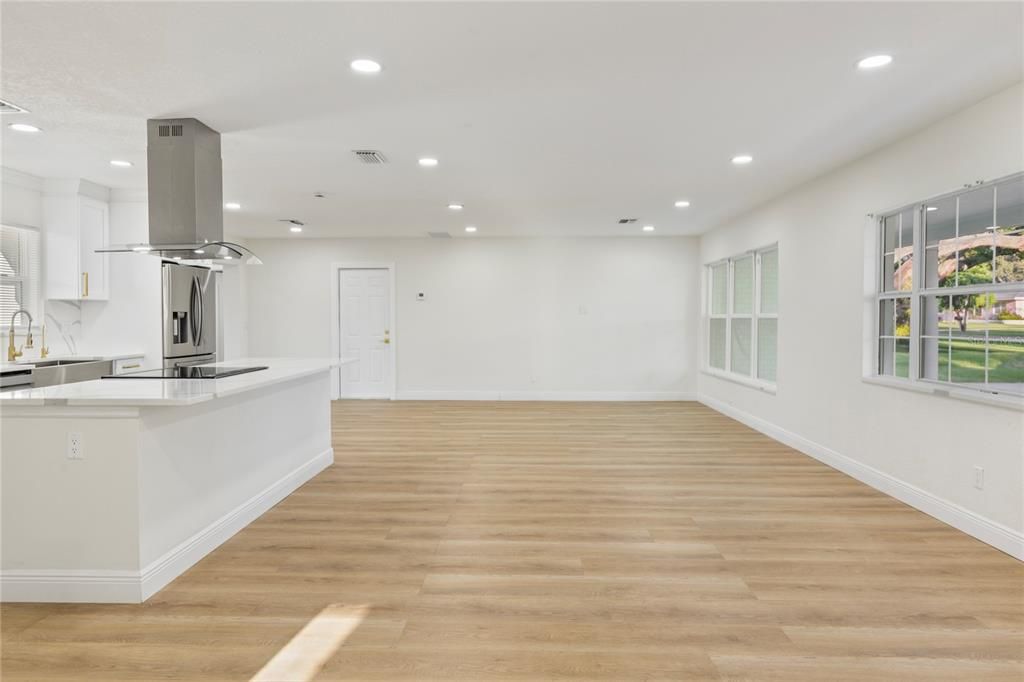 En Venta: $625,000 (3 camas, 3 baños, 2172 Pies cuadrados)