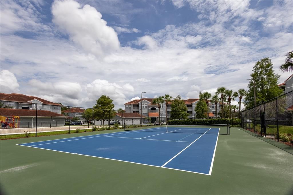 For Sale: $164,900 (2 beds, 2 baths, 1083 Square Feet)