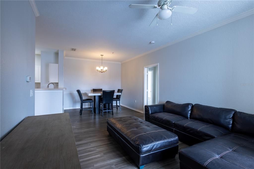 For Sale: $164,900 (2 beds, 2 baths, 1083 Square Feet)