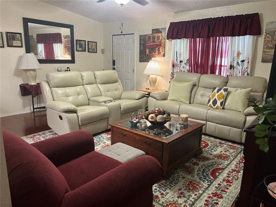 For Sale: $184,999 (3 beds, 2 baths, 1040 Square Feet)