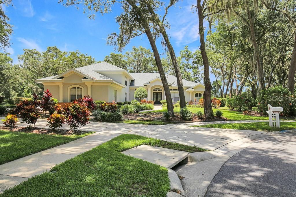 For Sale: $1,175,000 (5 beds, 5 baths, 4821 Square Feet)