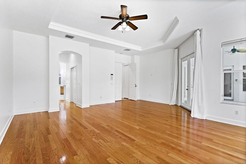 For Sale: $1,175,000 (5 beds, 5 baths, 4821 Square Feet)
