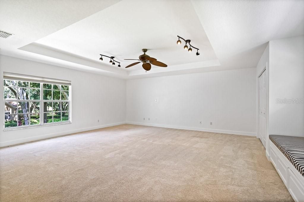 For Sale: $1,175,000 (5 beds, 5 baths, 4821 Square Feet)