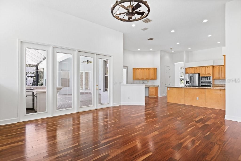 For Sale: $1,175,000 (5 beds, 5 baths, 4821 Square Feet)