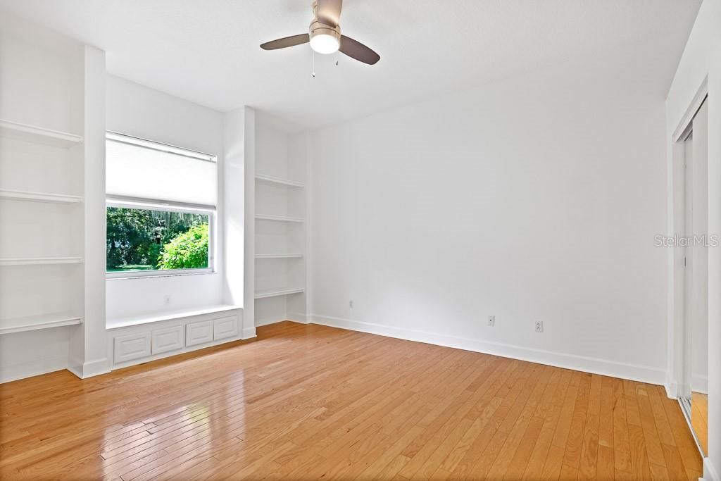 For Sale: $1,175,000 (5 beds, 5 baths, 4821 Square Feet)