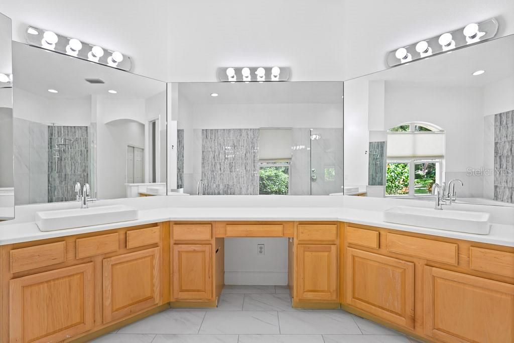 For Sale: $1,175,000 (5 beds, 5 baths, 4821 Square Feet)