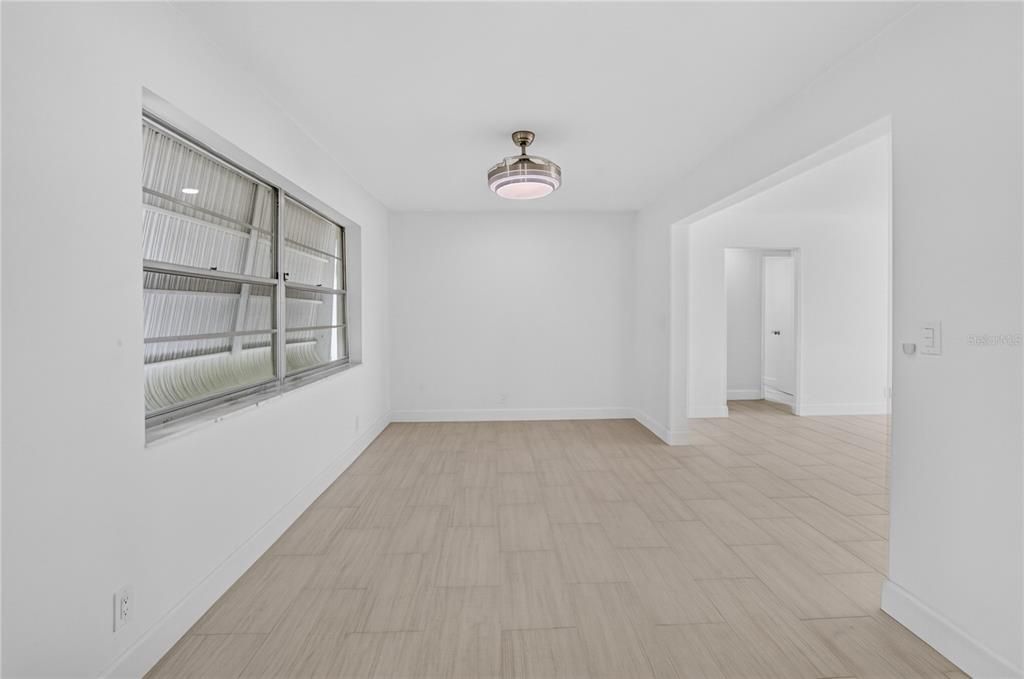 На продажу: $274,900 (2 спален, 2 ванн, 1428 Квадратных фут)