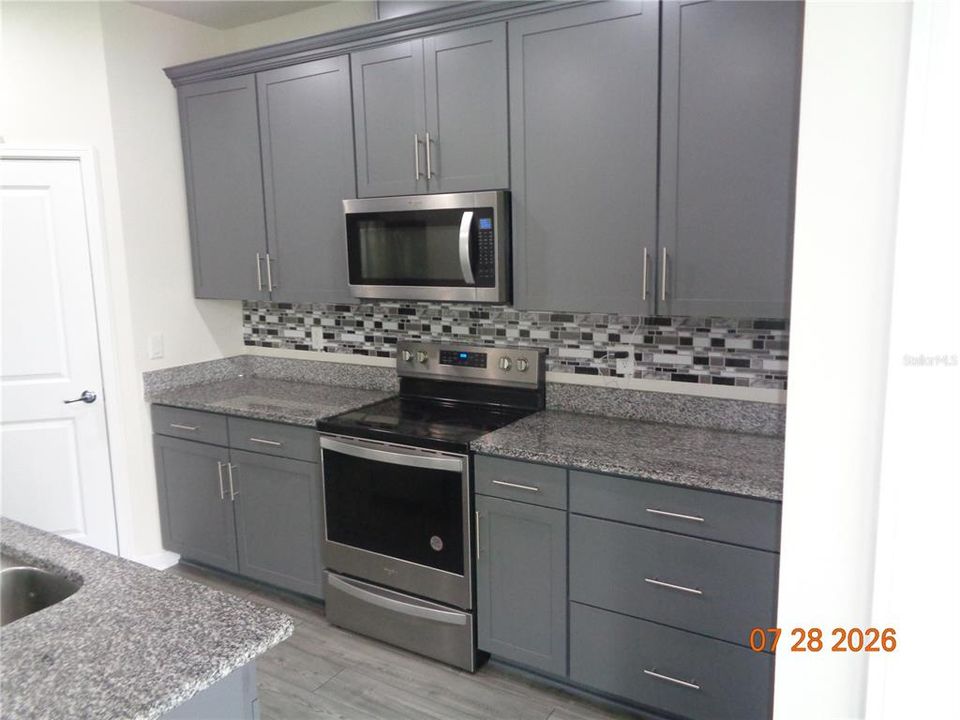 For Rent: $2,495 (3 beds, 2 baths, 1650 Square Feet)