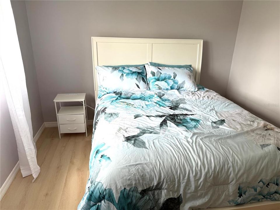 For Sale: $129,000 (2 beds, 1 baths, 900 Square Feet)