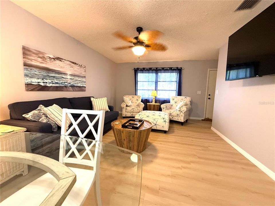 For Sale: $129,000 (2 beds, 1 baths, 900 Square Feet)