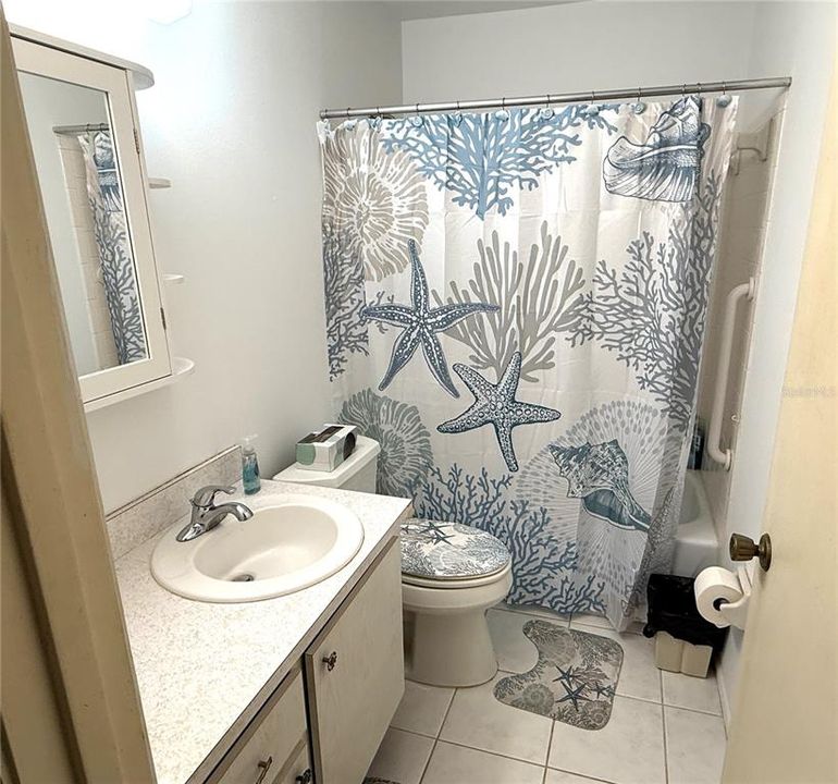 For Sale: $129,000 (2 beds, 1 baths, 900 Square Feet)