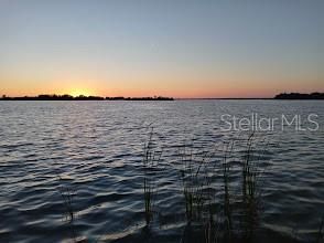На продажу: $10,500 (0.23 acres)