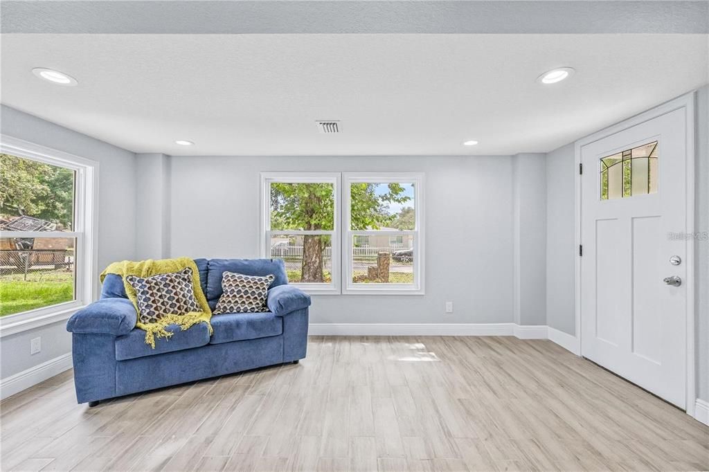 Active With Contract: $335,000 (4 beds, 3 baths, 1570 Square Feet)