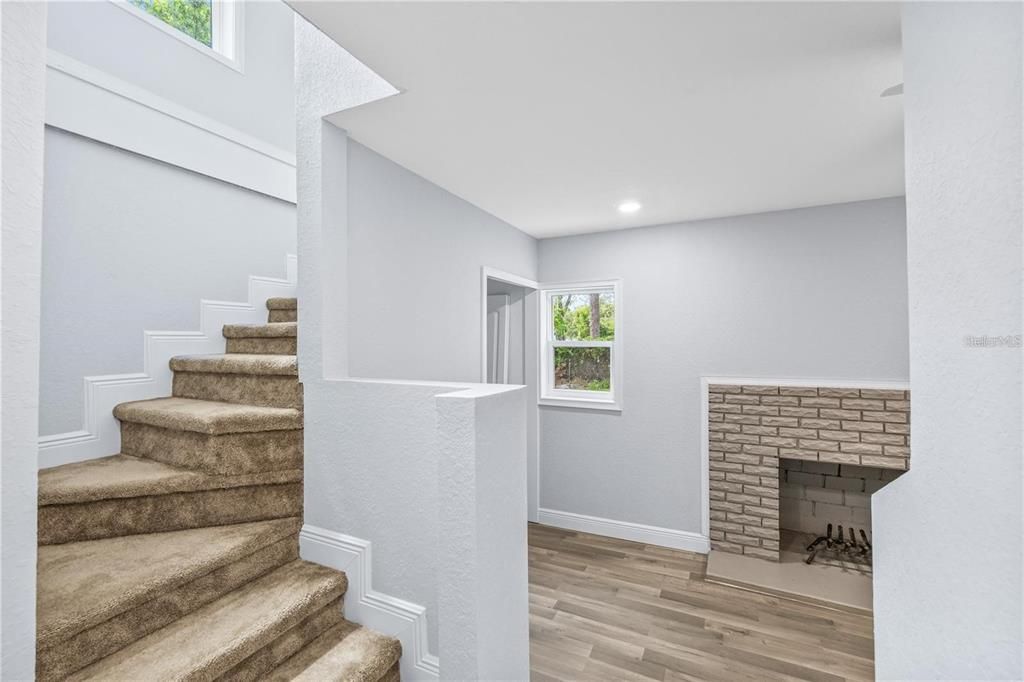 Active With Contract: $335,000 (4 beds, 3 baths, 1570 Square Feet)