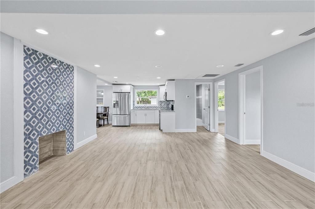 Active With Contract: $335,000 (4 beds, 3 baths, 1570 Square Feet)