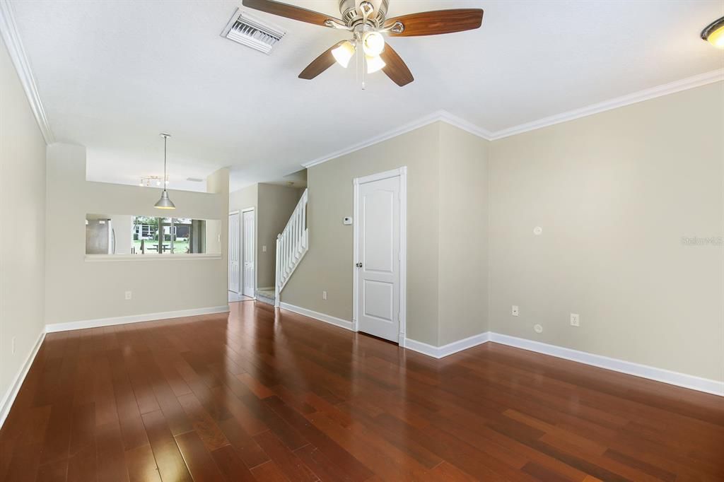 For Rent: $1,775 (2 beds, 1 baths, 1110 Square Feet)