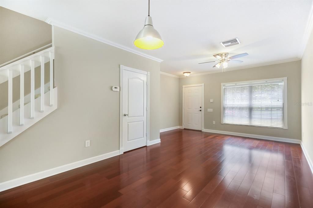 For Rent: $1,775 (2 beds, 1 baths, 1110 Square Feet)