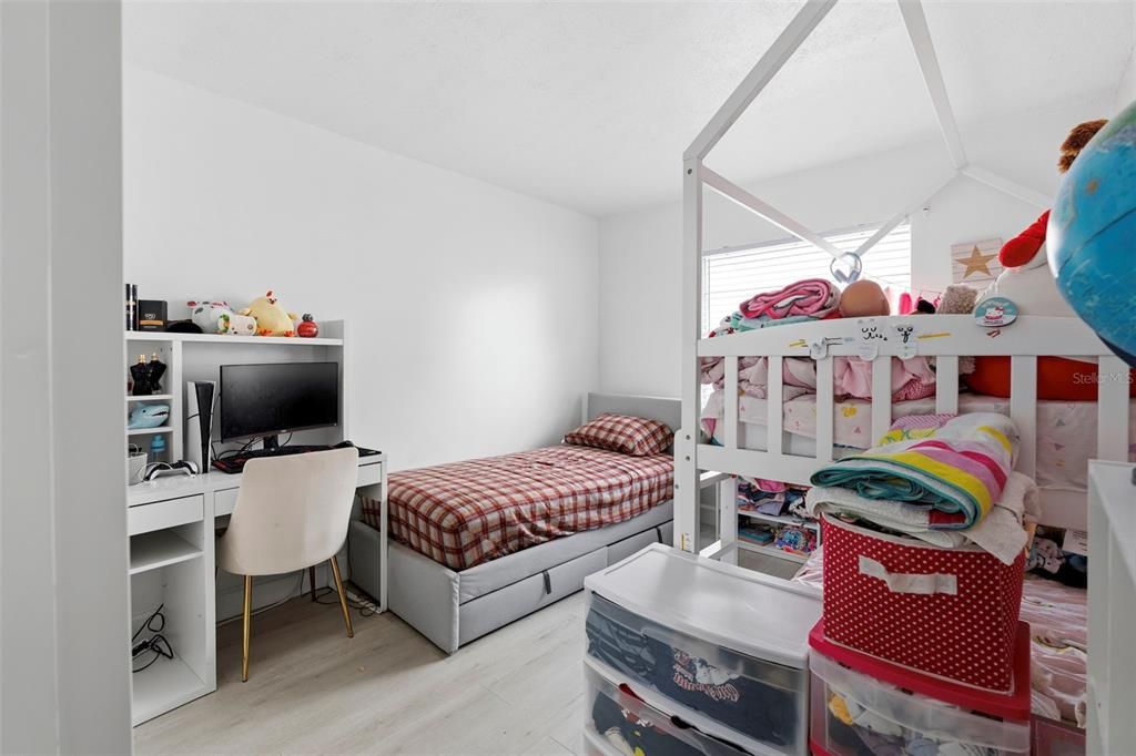 For Sale: $420,000 (4 beds, 2 baths, 1683 Square Feet)