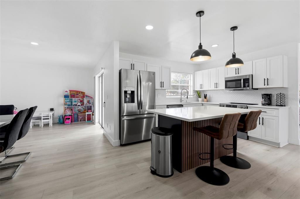 For Sale: $420,000 (4 beds, 2 baths, 1683 Square Feet)