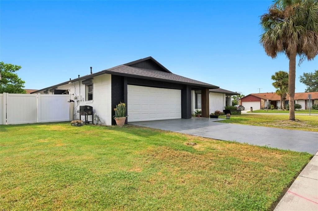 For Sale: $420,000 (4 beds, 2 baths, 1683 Square Feet)
