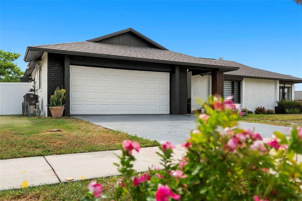 For Sale: $420,000 (4 beds, 2 baths, 1683 Square Feet)