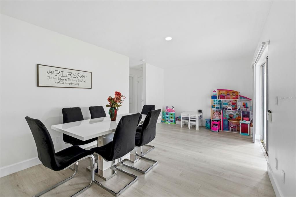 For Sale: $420,000 (4 beds, 2 baths, 1683 Square Feet)