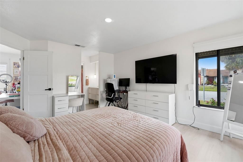 For Sale: $420,000 (4 beds, 2 baths, 1683 Square Feet)