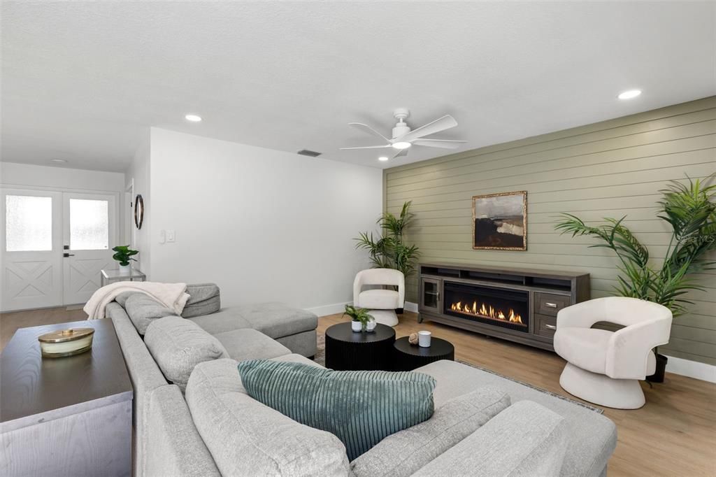 For Sale: $479,000 (3 beds, 2 baths, 1599 Square Feet)