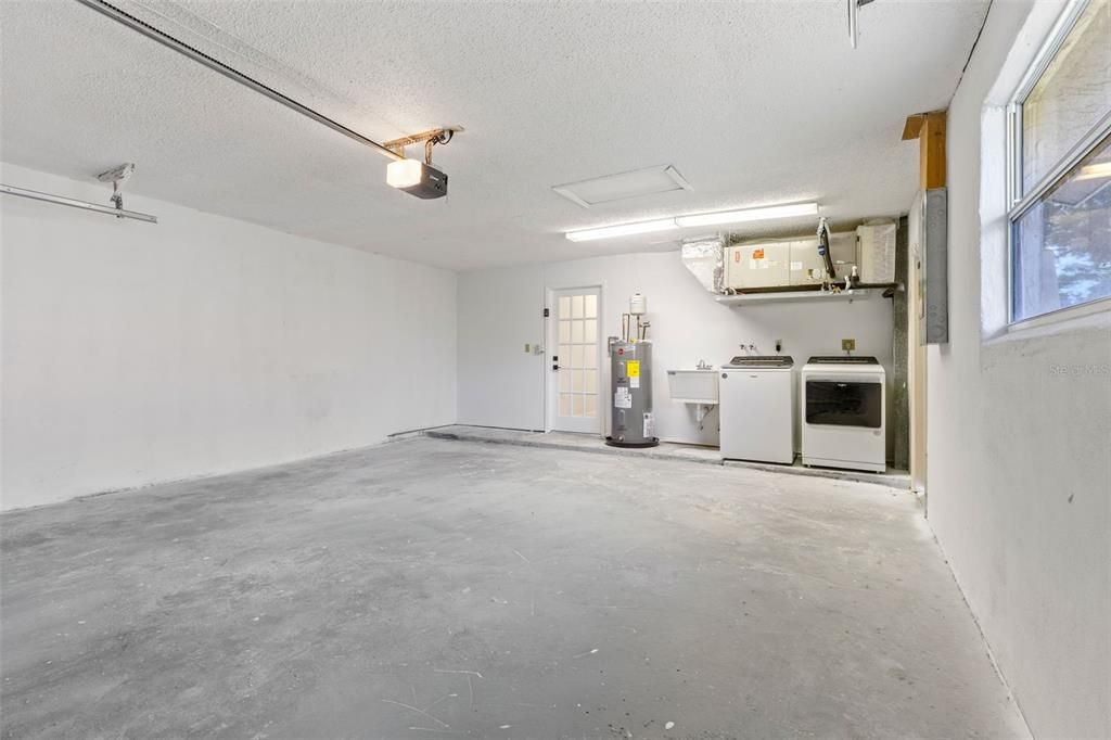 For Sale: $479,000 (3 beds, 2 baths, 1599 Square Feet)