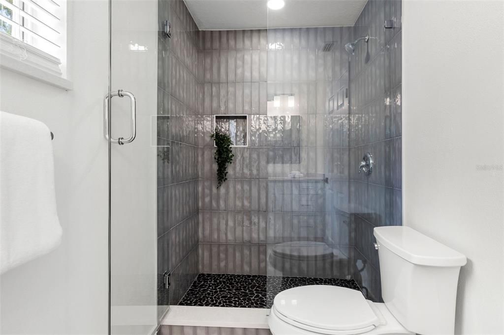 For Sale: $479,000 (3 beds, 2 baths, 1599 Square Feet)