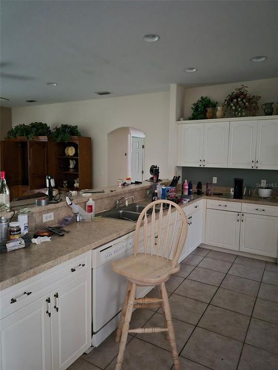 For Sale: $399,000 (4 beds, 3 baths, 2361 Square Feet)