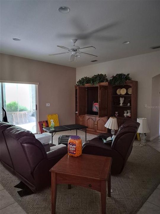 For Sale: $399,000 (4 beds, 3 baths, 2361 Square Feet)
