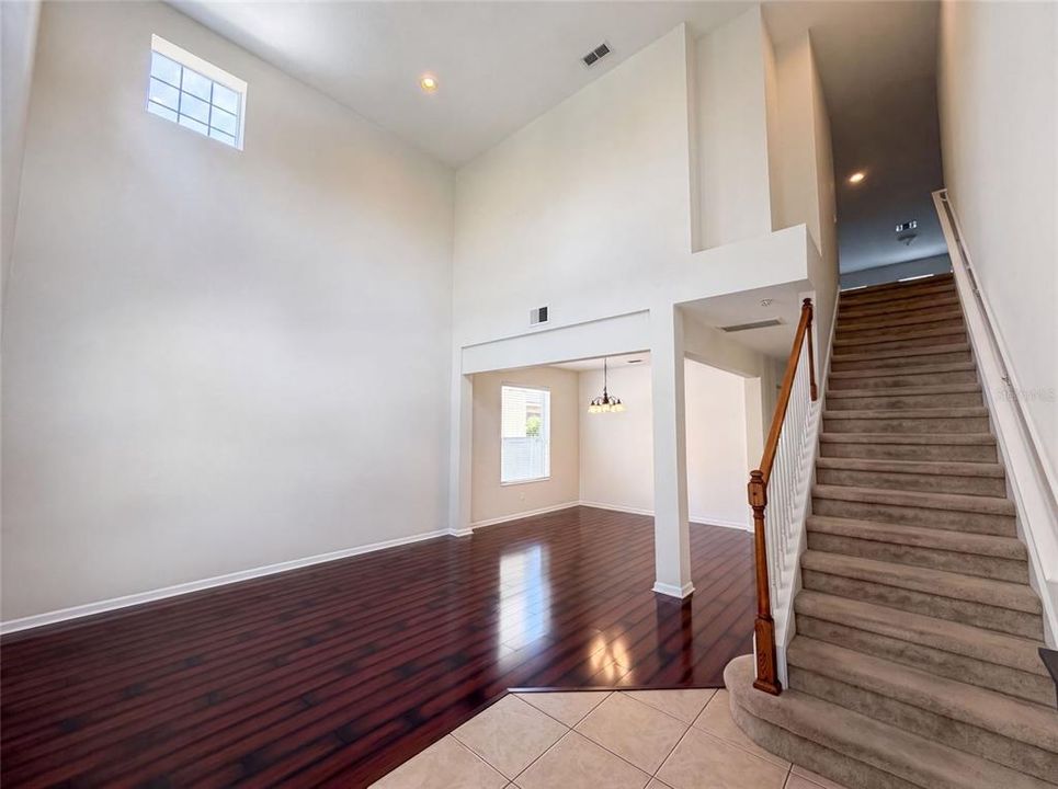 En Venta: $655,000 (4 camas, 2 baños, 2745 Pies cuadrados)