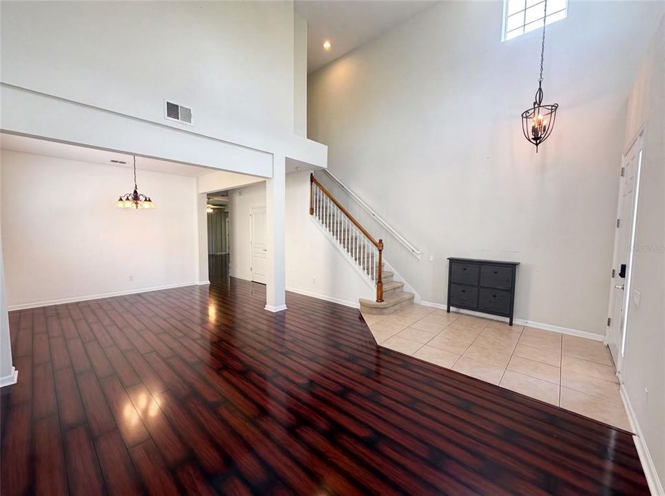 En Venta: $655,000 (4 camas, 2 baños, 2745 Pies cuadrados)