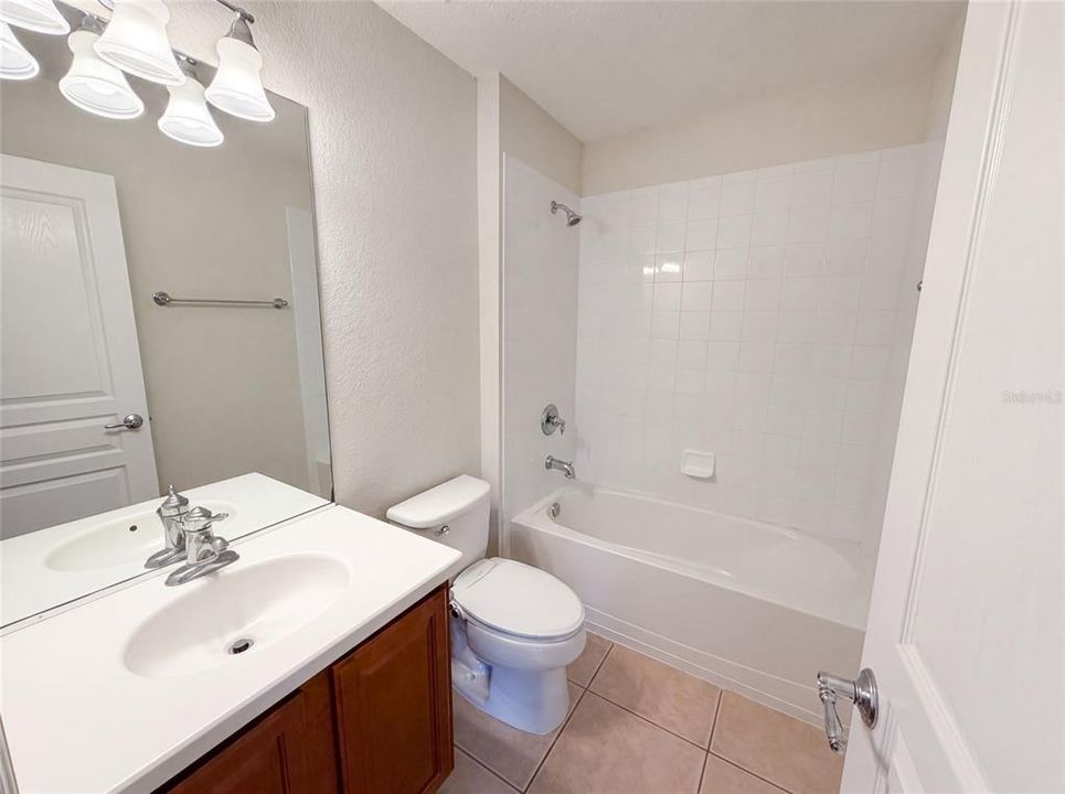 En Venta: $655,000 (4 camas, 2 baños, 2745 Pies cuadrados)