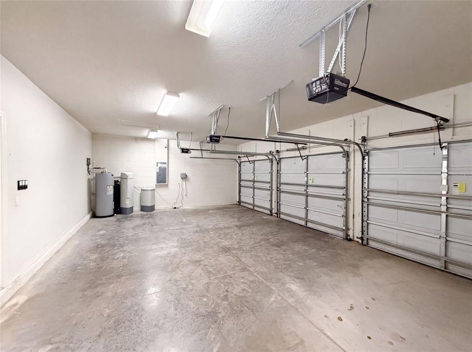 En Venta: $655,000 (4 camas, 2 baños, 2745 Pies cuadrados)