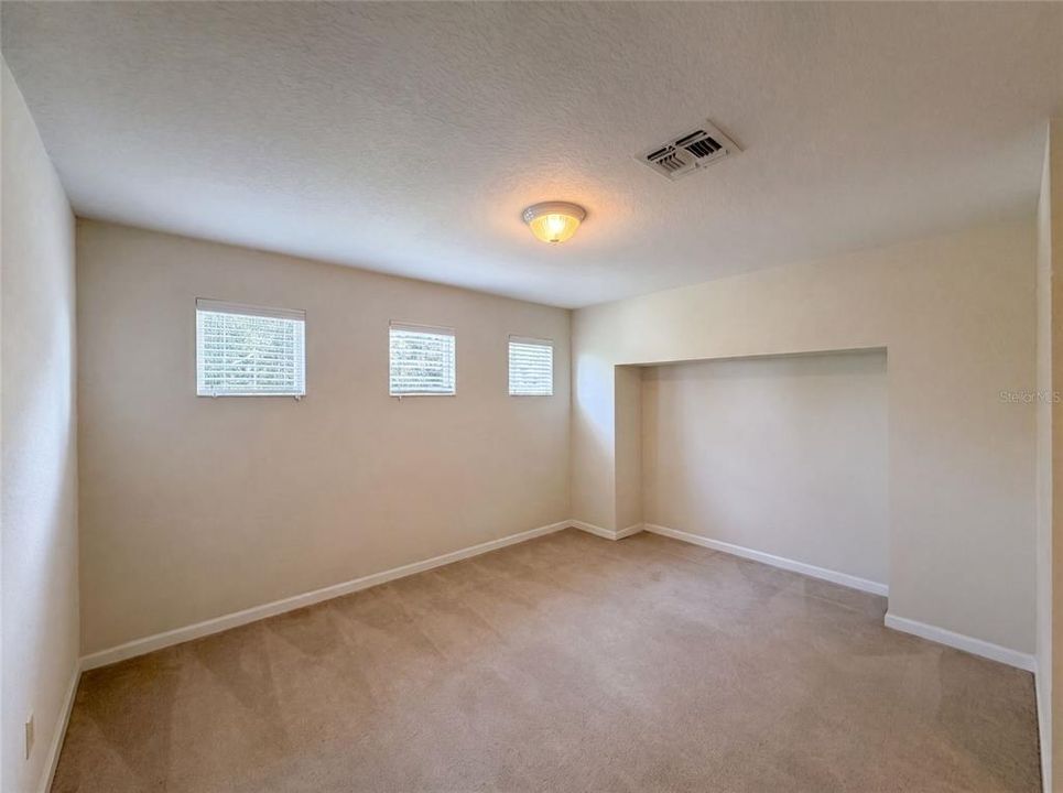 En Venta: $655,000 (4 camas, 2 baños, 2745 Pies cuadrados)