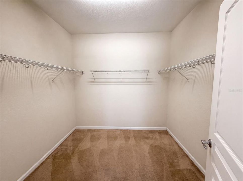 En Venta: $655,000 (4 camas, 2 baños, 2745 Pies cuadrados)