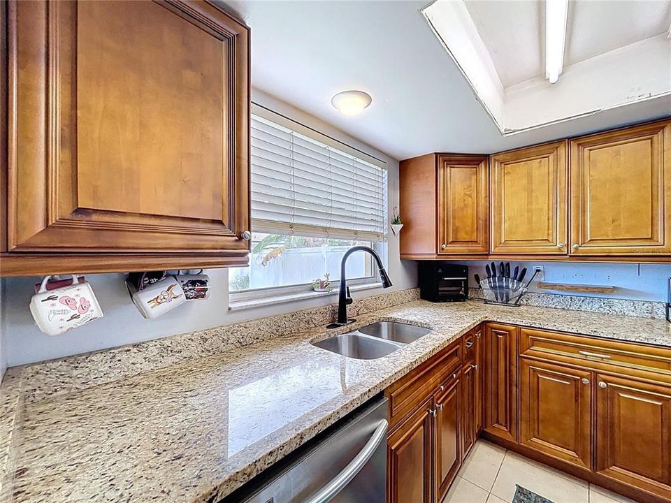 For Sale: $400,000 (3 beds, 2 baths, 1457 Square Feet)