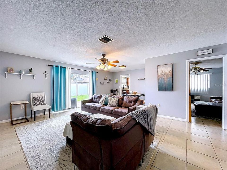 For Sale: $400,000 (3 beds, 2 baths, 1457 Square Feet)