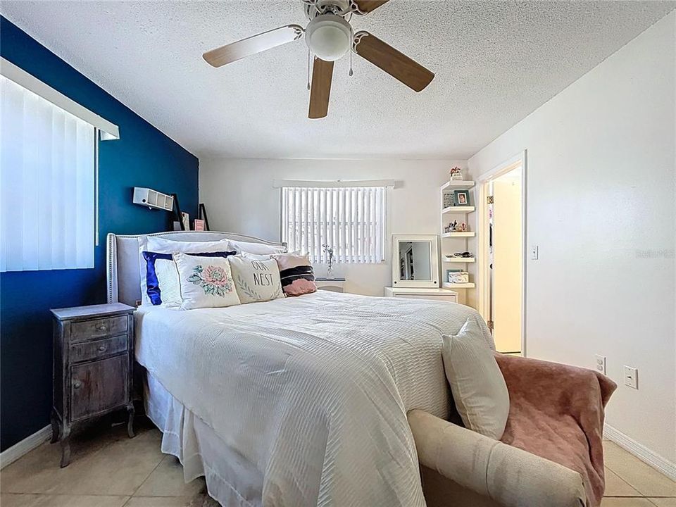For Sale: $400,000 (3 beds, 2 baths, 1457 Square Feet)