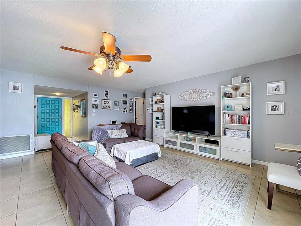For Sale: $400,000 (3 beds, 2 baths, 1457 Square Feet)