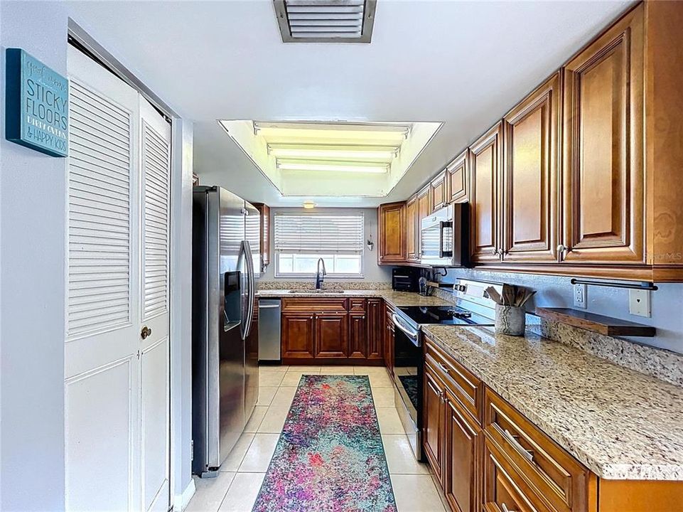 For Sale: $400,000 (3 beds, 2 baths, 1457 Square Feet)