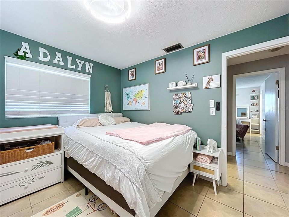For Sale: $400,000 (3 beds, 2 baths, 1457 Square Feet)