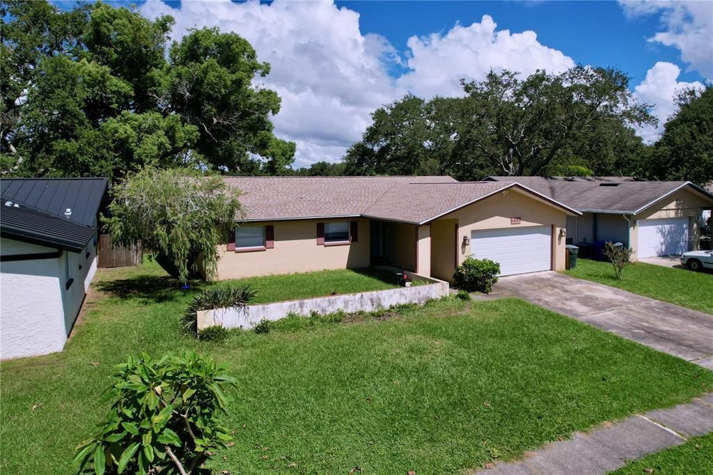 For Sale: $400,000 (3 beds, 2 baths, 1457 Square Feet)