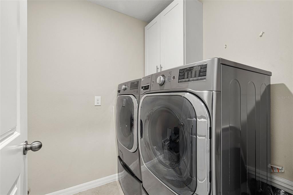 Activo con contrato: $494,900 (6 camas, 3 baños, 3130 Pies cuadrados)