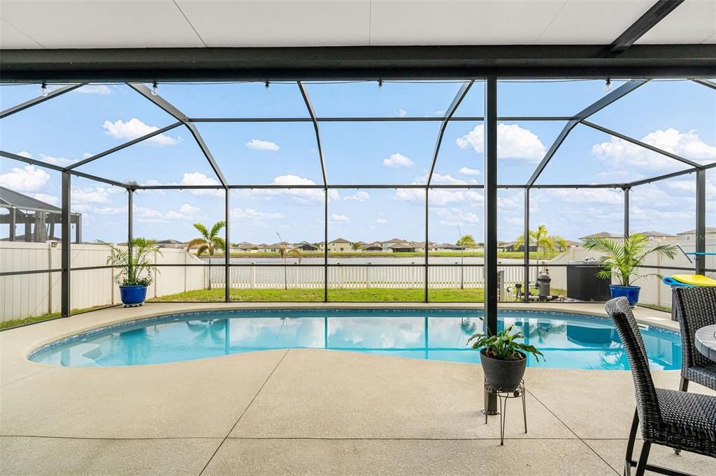 Activo con contrato: $494,900 (6 camas, 3 baños, 3130 Pies cuadrados)