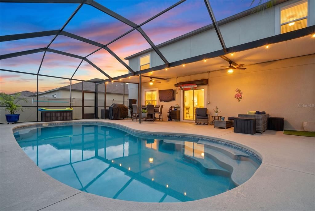 Activo con contrato: $494,900 (6 camas, 3 baños, 3130 Pies cuadrados)