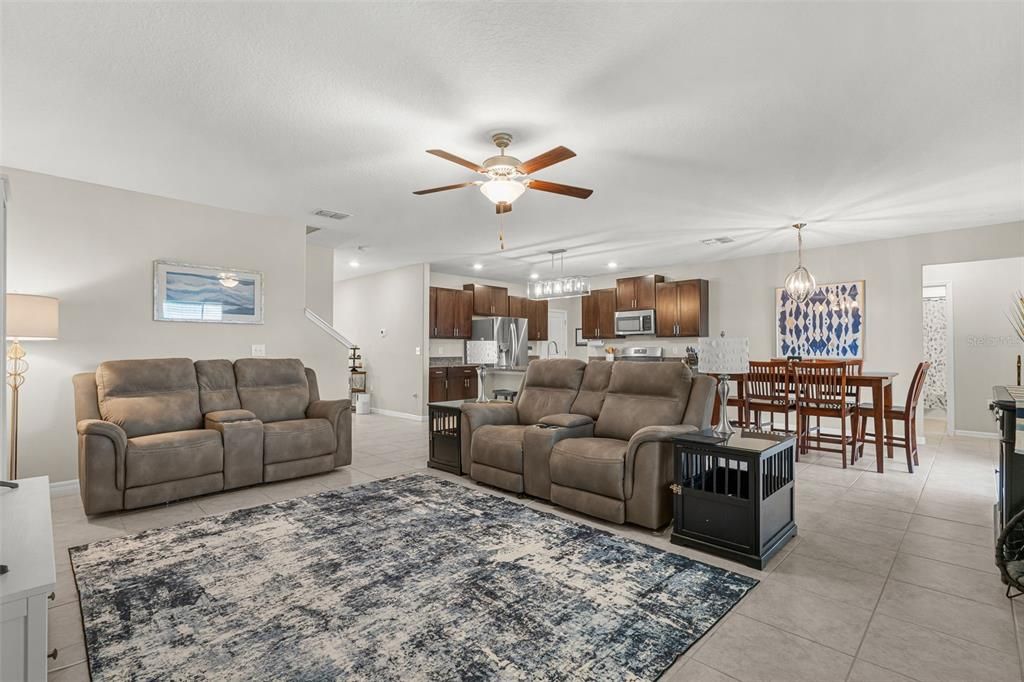 Activo con contrato: $494,900 (6 camas, 3 baños, 3130 Pies cuadrados)